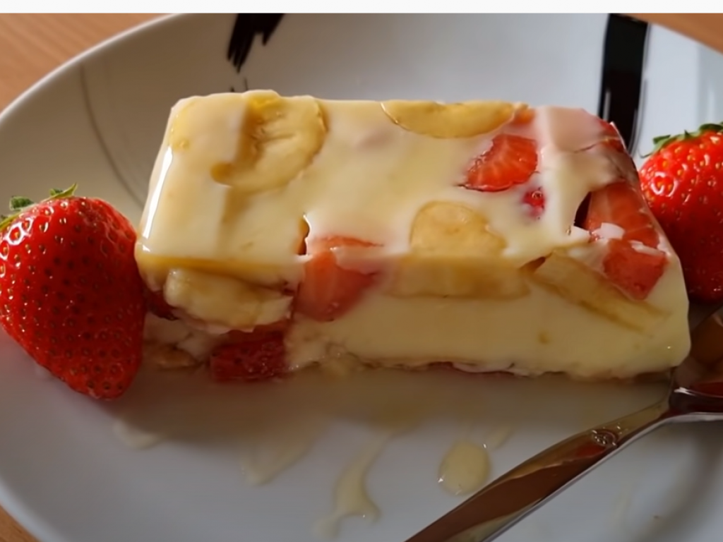 Quelques bananes et biscuits...et voici le resultat. Bonne degustation.