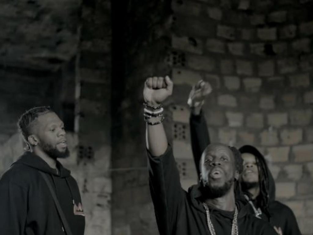Le groupe MPR et Youssoupha lors du tournage de leur clip " Sango nin"