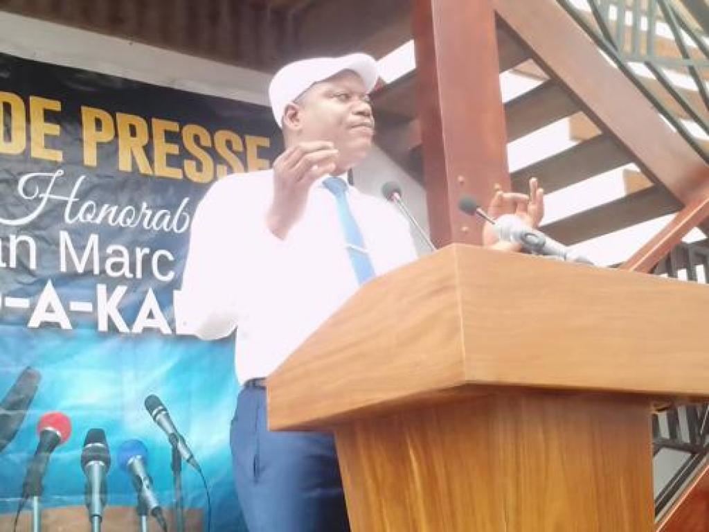 L'ancien président intérimaire de l'UDPS, Jean-Marc Kabund lors de sa conférence de presse, tenue ce 18 juillet 2022 dans sa résidence à Kinshasa Radio Okapi/Ph. Paul Matendo