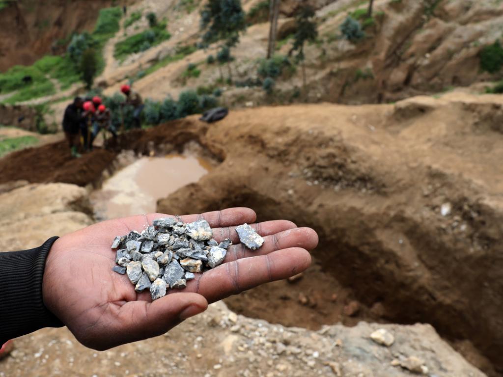 En 2021, la production industrielle du coltan de la RDC n’a représenté à peine que 11% du volume global produit dans le pays alors que celle du secteur artisanal est estimée à 89%.