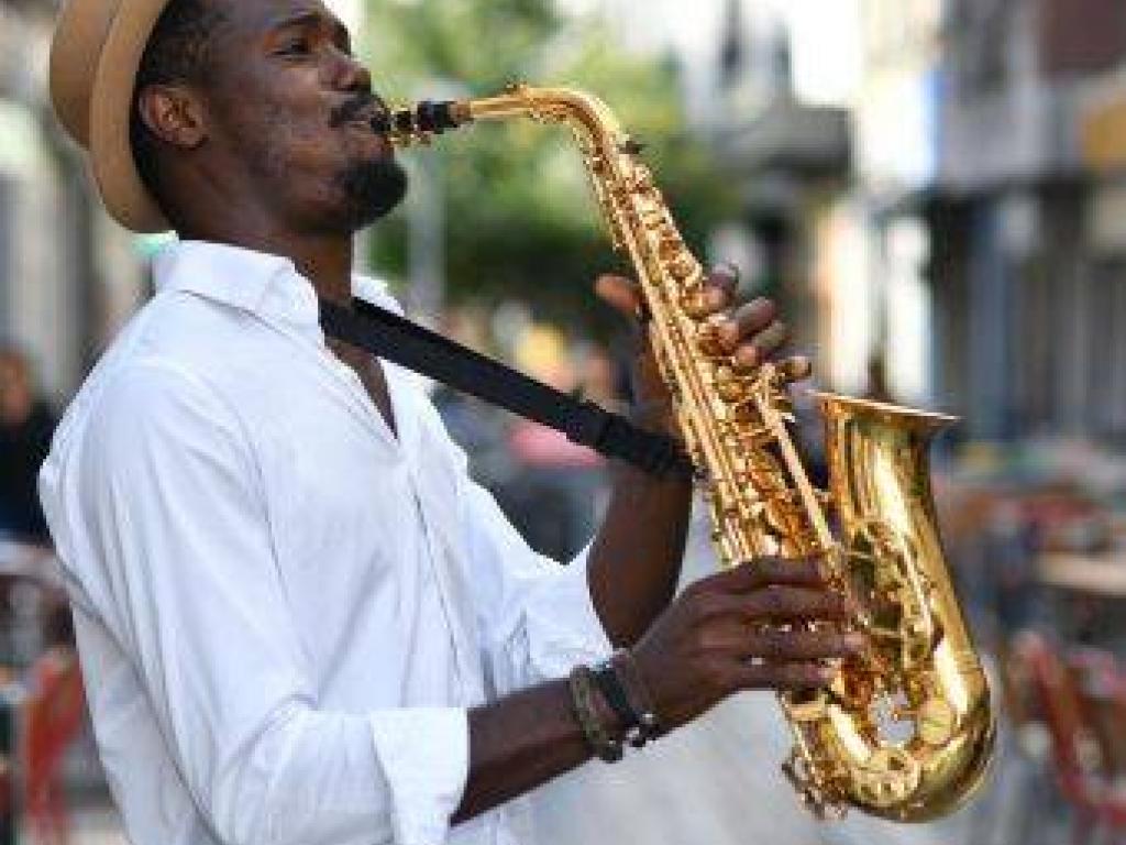 Le saxophoniste congolais Fabrice Mukuna réside en Belgique depuis bientôt 5 ans, et ne manque pas de projets.