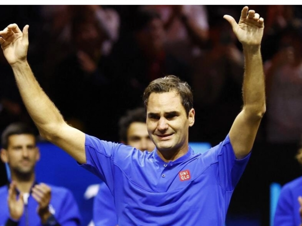 Le tennisman suisse Roger Federer à l'issue de son dernier match, en double avec Rafael Nadal, lors de la Laver Cup, le 23 septembre 2022 à Londres. Action Images via Reuters - ANDREW BOYERS