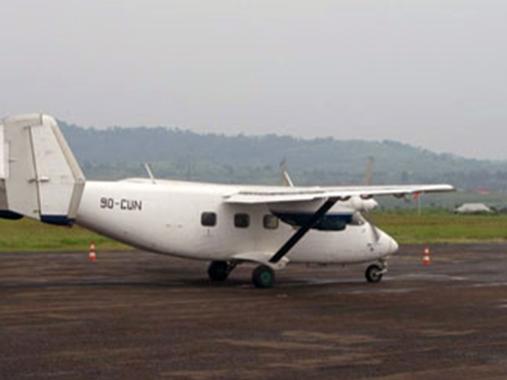 Un antonov se preparant a decoller de l' aeroport de Goma