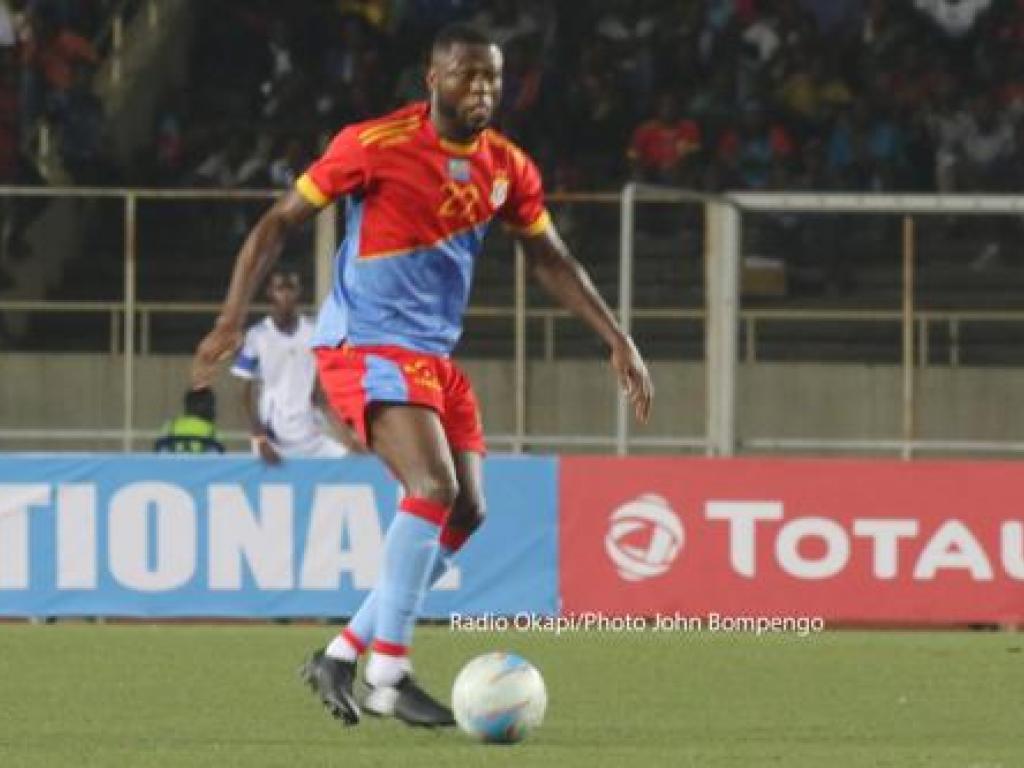 Archives)Chancel Mbemba lors du match contre le Gabon, en première journée des éliminatoires de la coupe d’Afrique des Nations(CAN) Cameroun 2021, score vierge (0-0) au stade des Martyrs à Kinshasa, le 15/11/2019. Radio Okapi/Photo John Bompengo