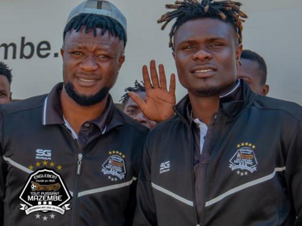 Deux (Tandi Mwape, G et Kabaso Chongo, D) de quatre joueurs de Mazembe suspendus par la CAF. Ph/ TP Mazembe