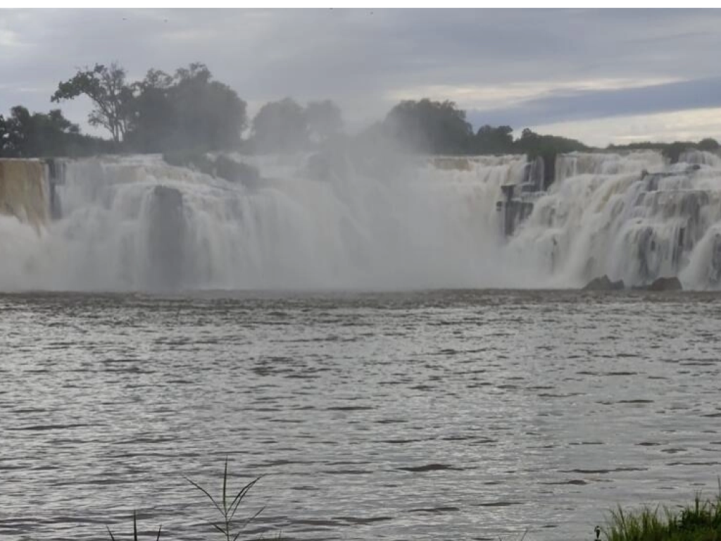 Les chutes de kiubo sur la rivière Lufira à 300 kilomètres au nord de Lubumbashi en RDC. © RFI/Denise Maheho