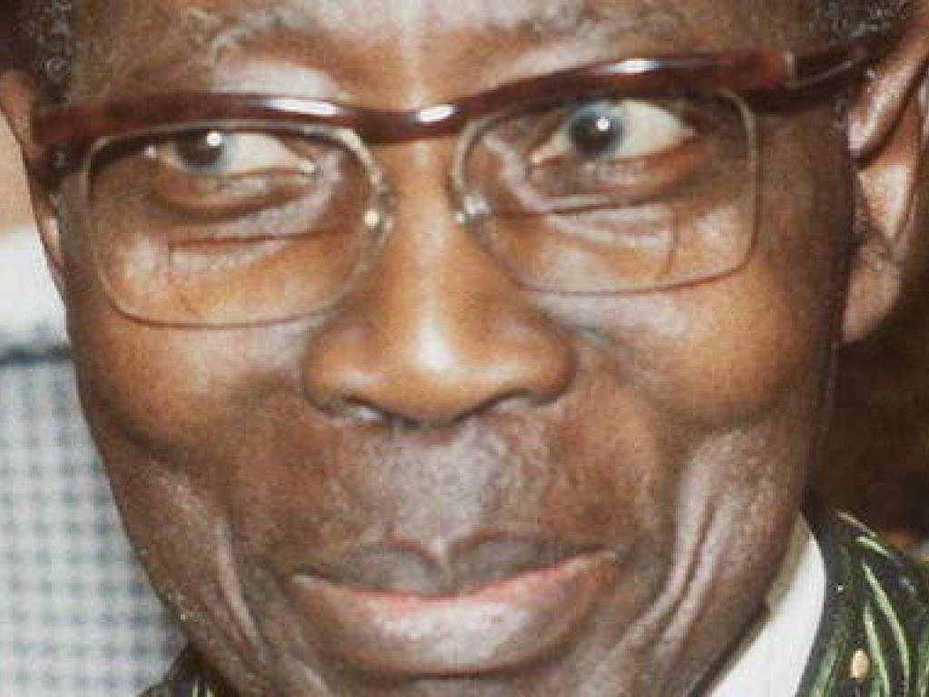 Leopold Sedar Senghor, un homme multiple : poete, premier agrege de grammaire africain, enseignant, penseur, essayiste, philosophe, depute et ministre francais, premier president du Senegal, chantre de la negritude et de la civilisation de l'universel, promoteur de la francophonie. Léopold Sédar Senghor, un homme multiple : poète, premier agrégé de grammaire africain, enseignant, penseur, essayiste, philosophe, député et ministre français, premier président du Sénégal, chantre de la négritude et de la civi