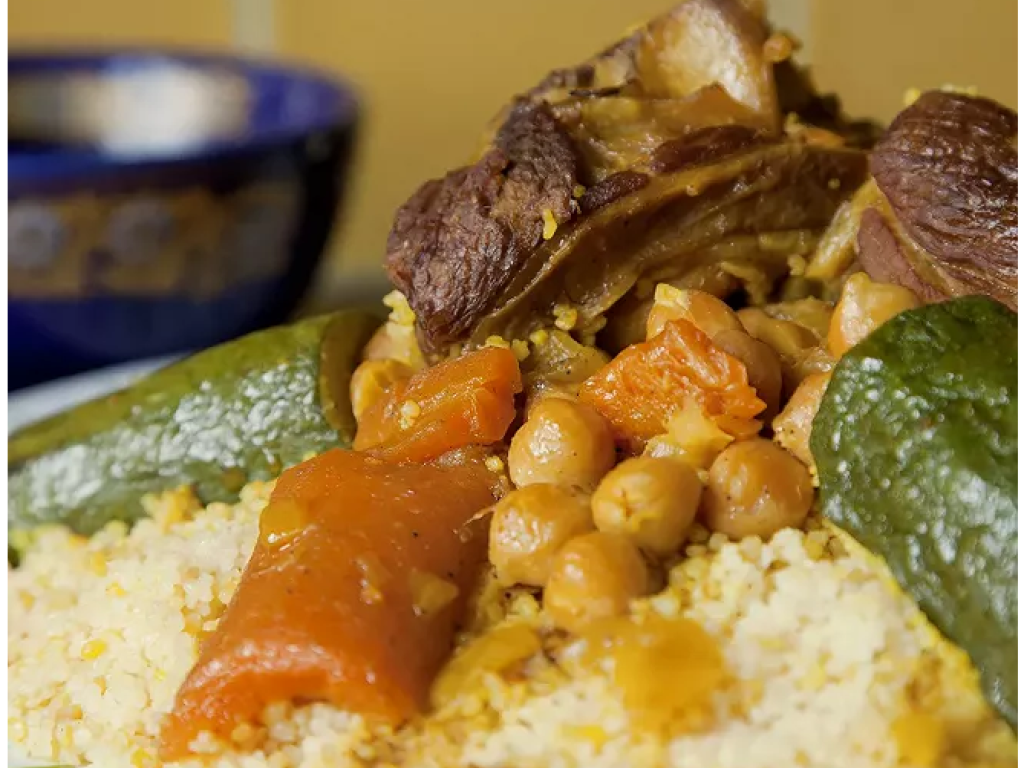 Cette recette est la version sénégalaise du couscous Royal à la différence que les sénégalais rajoutent du gingembre.