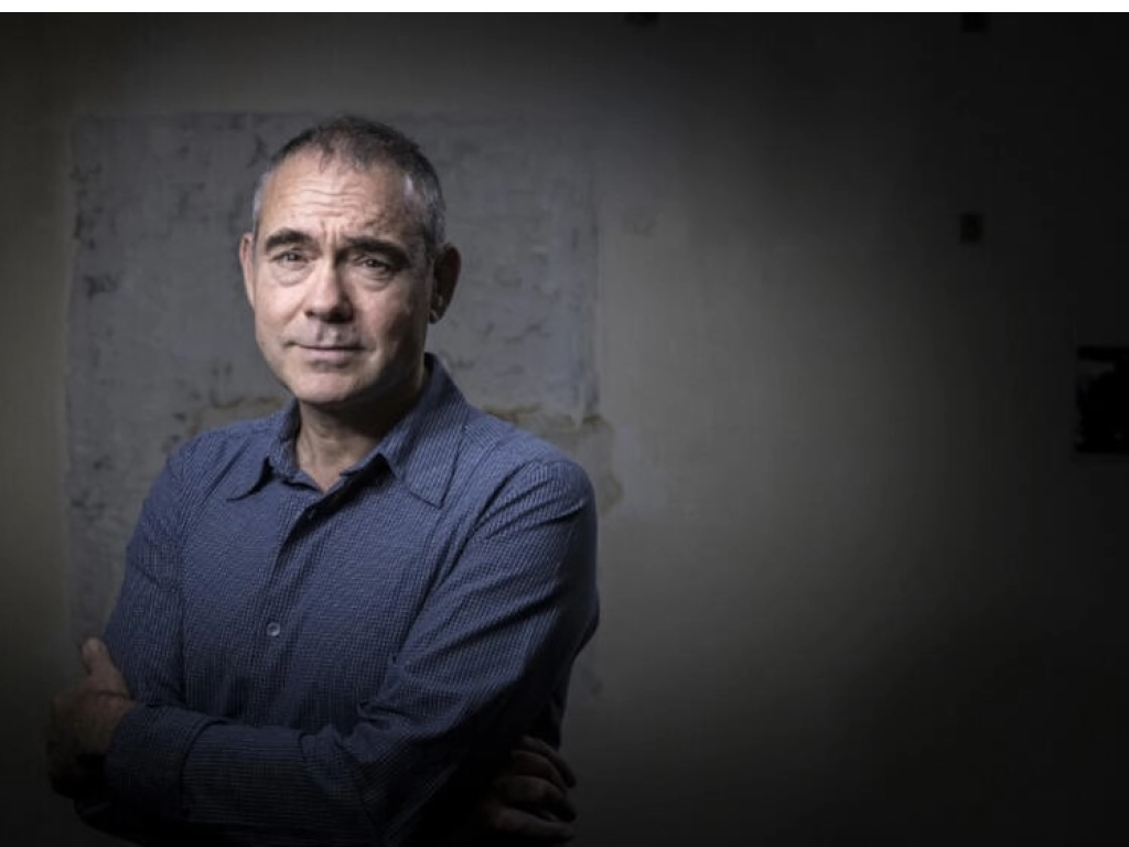 Le journaliste et écrivain français Christophe Boltanski pose (ici) lors d'une séance photo à Paris le 27 septembre 2017. (Image d'illustration) AFP - JOEL SAGET