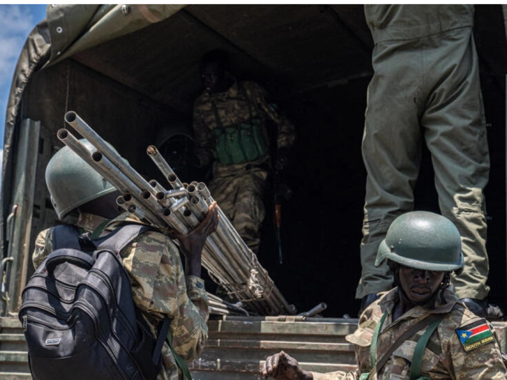 Des membres des forces sud-soudanaises arrivent à Goma pour participer au déploiement de l'EAC dans l'est de la RDC, le 2 avril 2023. © Glody Murhabazi / AFP