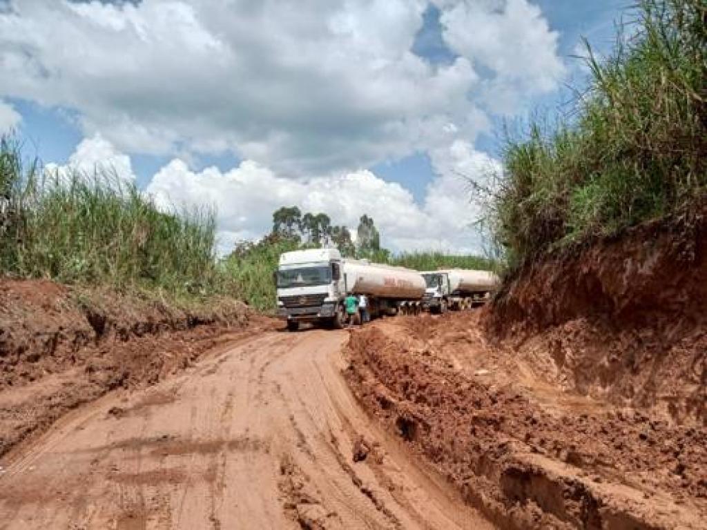 Dégradation de la route entre Pimbo et Gina dans le territoire de Djugu. Ituri, le 08 décembre 2022. Radio Okapi.Ph/ Marc Maro Fimbo