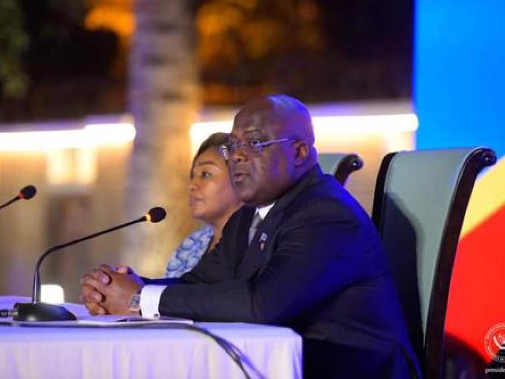 Le Chef de l'Etat, Felix Tshisekedi, avec à ses cotés son épouse Denise Nyakeru, devant des membres de la diaspora congolaise en Chine, le 25 mai 2023 à Beijing. Photo presidence de la République