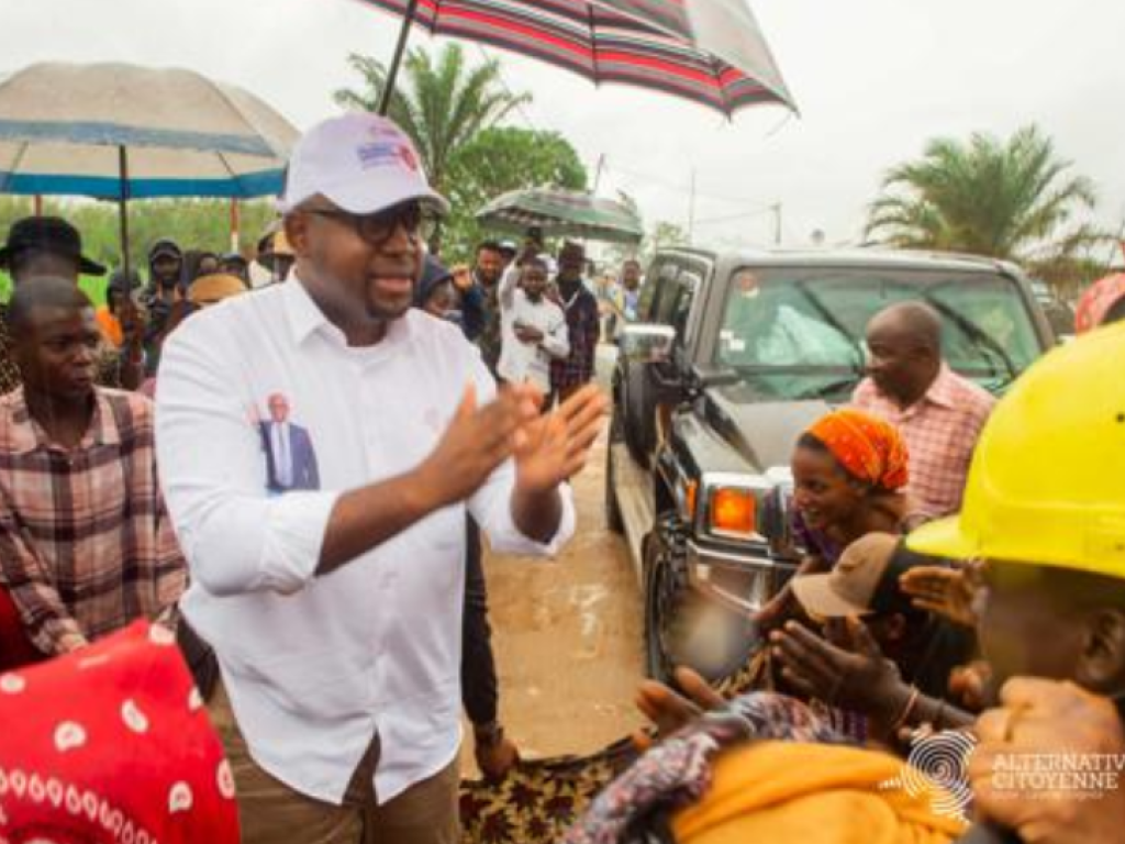 Floribert Anzuluni, premier candidat président à l'élection présidentielle 2023 à fouler le sol d'Uvira. Radio Okapi/Ph. Fiston Ngoma.