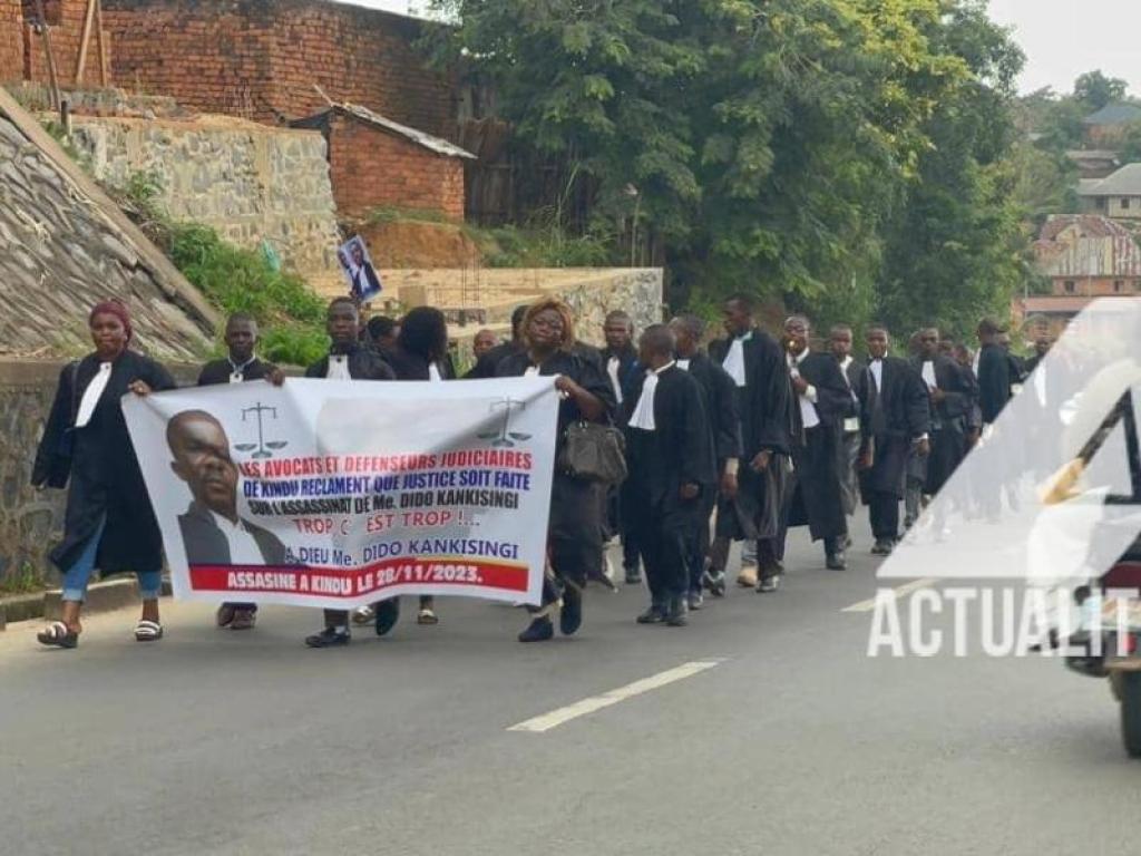 Les avocats et défenseurs judiciaires de Kindu lors d'une marche