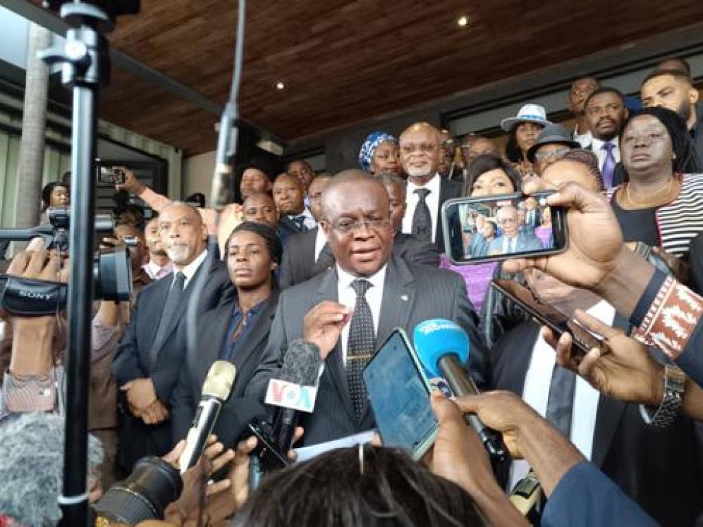 Me Hervé Diakese, porte-parole d'Ensemble pour la République et certains cadres d’Ensemble, à l’issue du dépôt, le 4/10/2023 de la candidature de moise Katumbi pour la présidentielle de décembre 2023. Ph Grace Amzati Radio Okapi