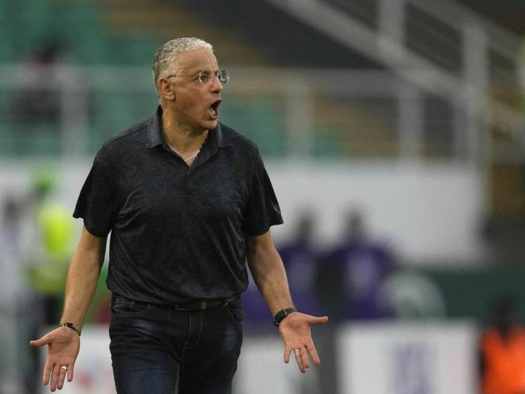 Adel Amrouche a été suspendu par la CAF puis limogé par la Tanzanie. (L'Equipe)