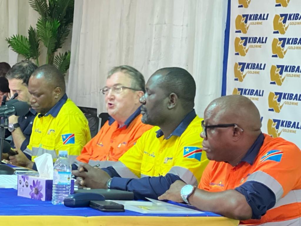Mark bristow, Président Directeur Général de Barrick, lors de la conférence de presse à Doko dans le Haut-Uélé.