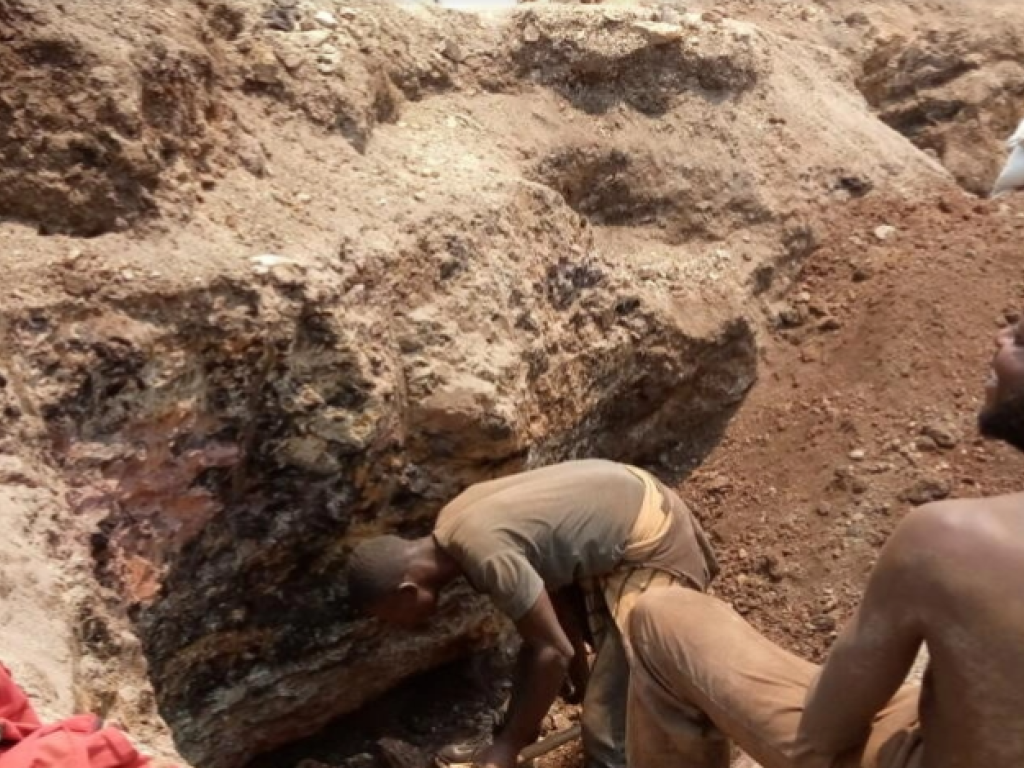 Mine d'exploitation artisanale du cobalt à Kawama, à 50 km de Kolwezi dans la région du Katanga © Denise Maheho/RFI