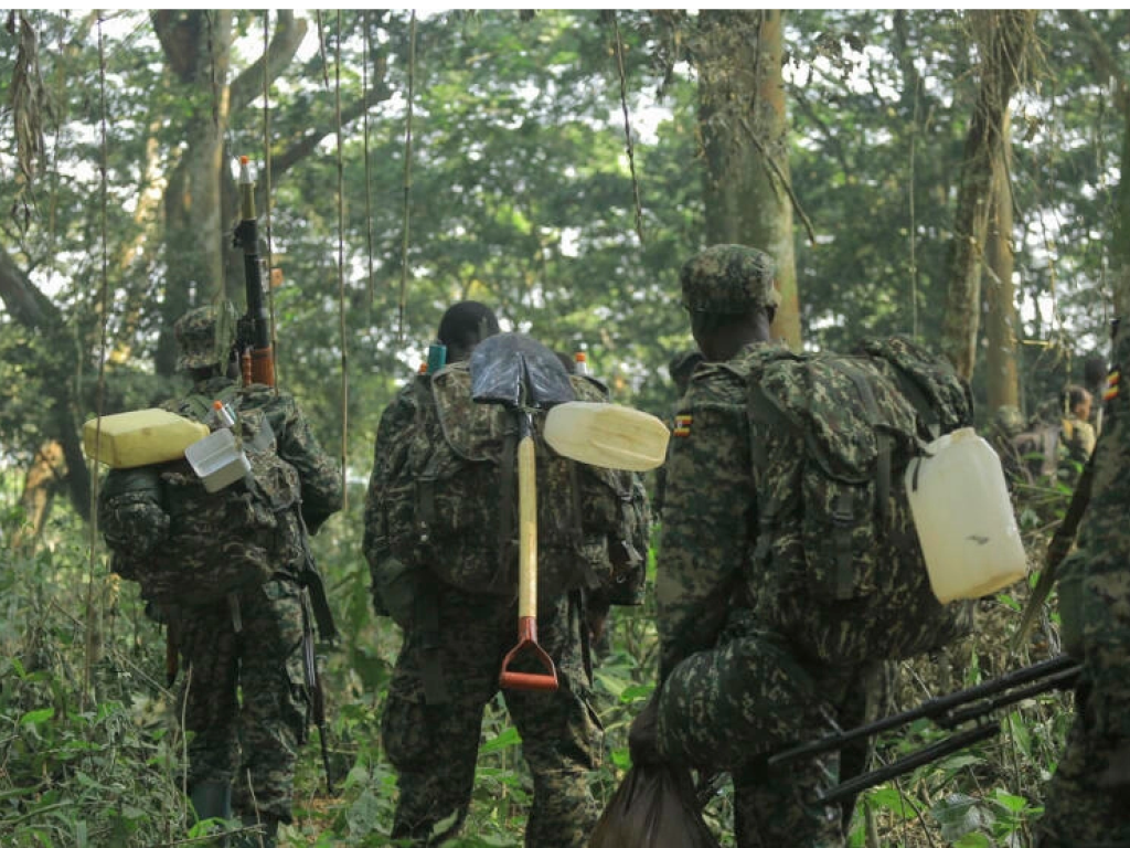 Des soldats dans le parc national des Virunga en RDC, le 14 décembre 2021. © SEBASTIEN KITSA MUSAYI/AFP