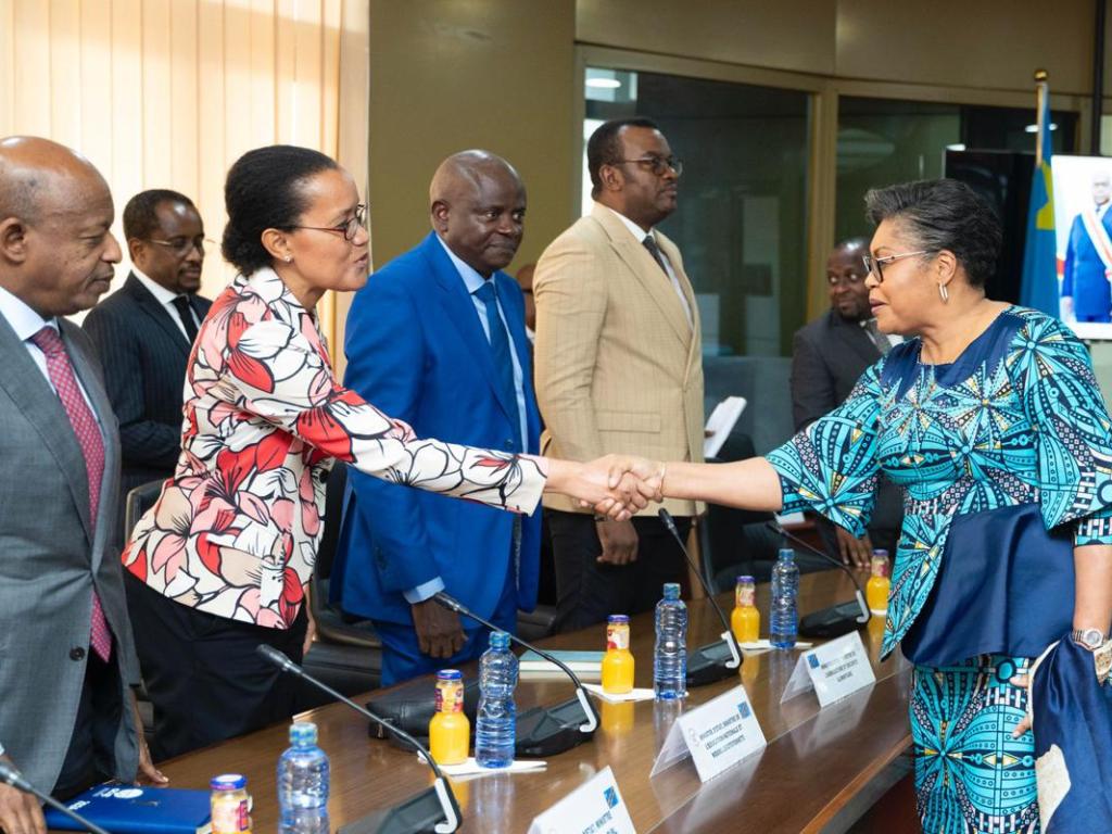 Premiere réunion de prise de contact entre la première ministre Judith Suminwa et les membres de son gouvernement en vue de préparer l'investiture à l'Assemblée nationale. Le 4 juin 2024 Ph/ Cellule de Communication Primature