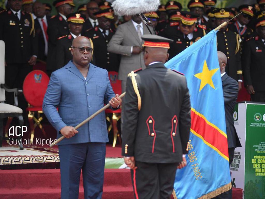 Cérémonie de passation de pouvoir entre le chef d’état-major entrant, lieutenant-général Jules Banza, et sortant, général d'armées Christian Tshiwewe, lundi 6 janvier 2025 à Kinshasa. Photo ACP