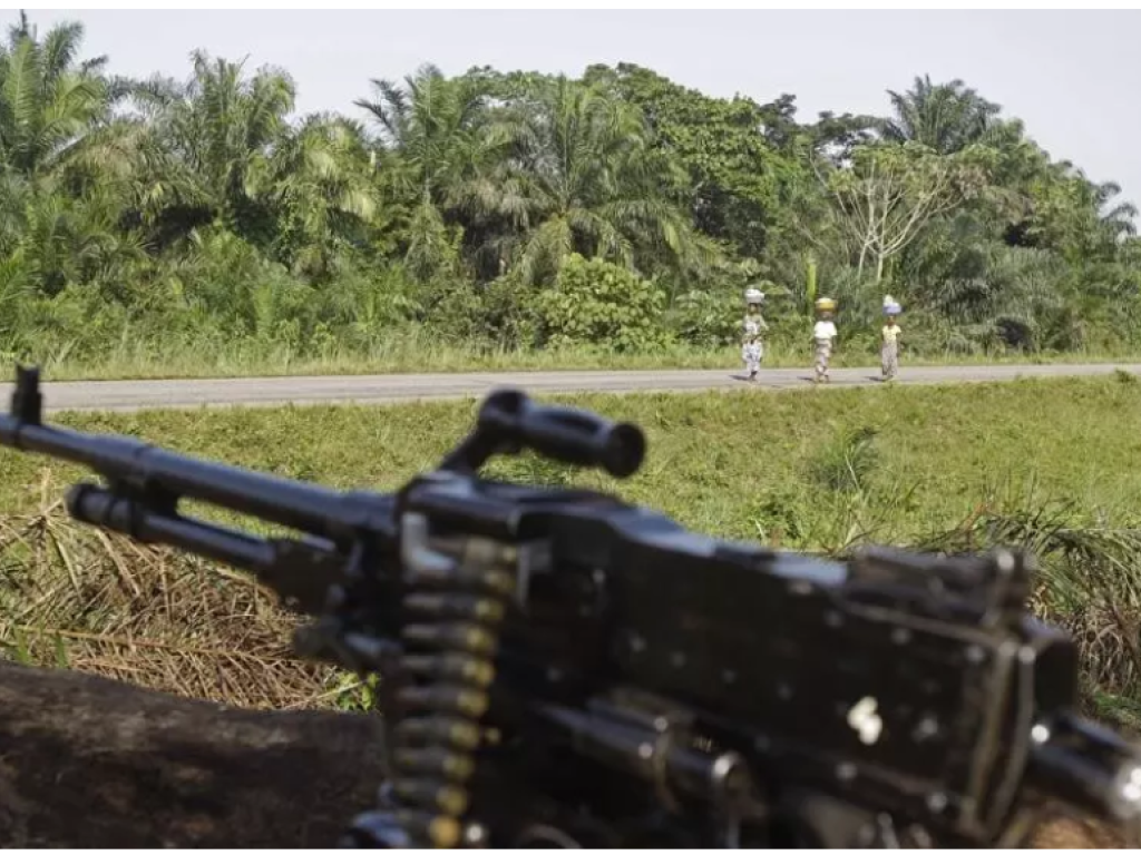 Une pièce d'artillerie le long d'une route menant à Walikale, en RDC (image d'illustration); AP - Schalk van Zuydam Par : RFI