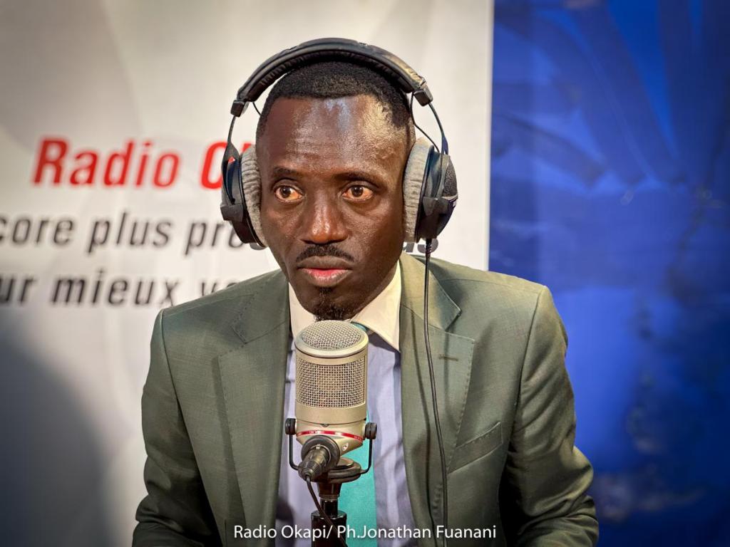 Prince Epenge, communicateur de Lamuka et président du parti politique ADD Congo, lors de son passage à l'émission Dialogue entre congolais de Radio Okapi. Juillet 2024 Radio Okapi/Ph. Jonathan Fuanani
